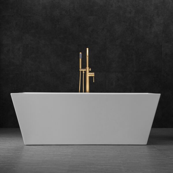 freestanding bathtub