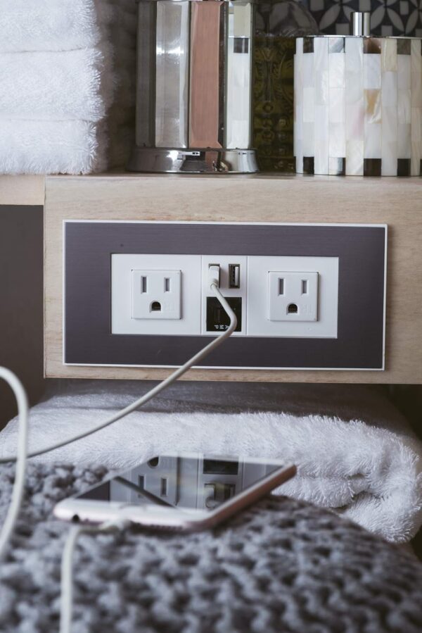 71z4E9ZjOQL._AC_SL1500_ James Martin Linear 72-inch Double Bathroom Vanity in Glossy White with Integrated Top